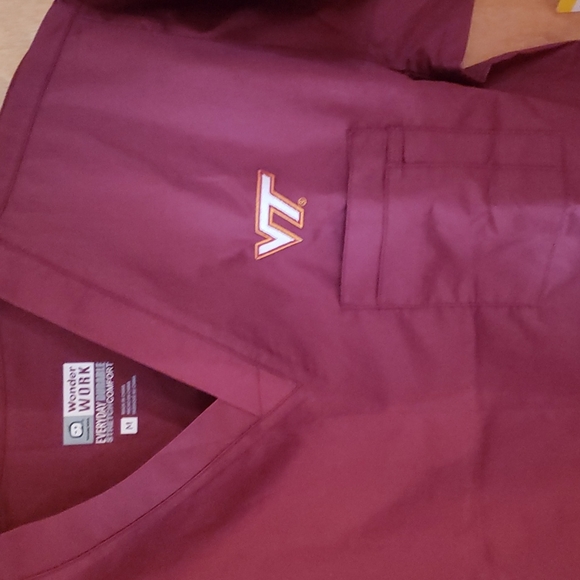 Wonder Work scrub top - Picture 3 of 4